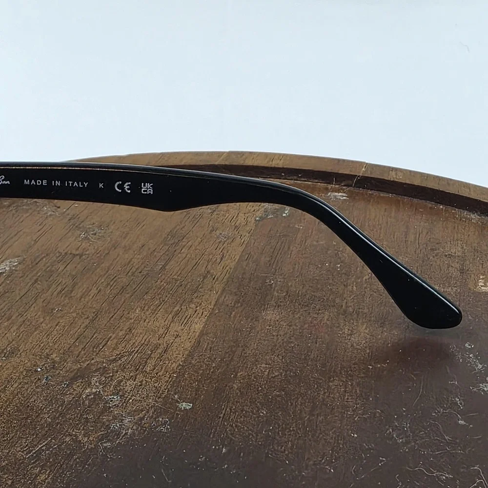 Ray-Ban RB 4190 Sunglasses Mens 52-19-145 Black Green Tinted Square Italy 877